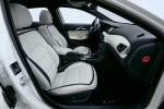2019 Infiniti QX30 Front Seats